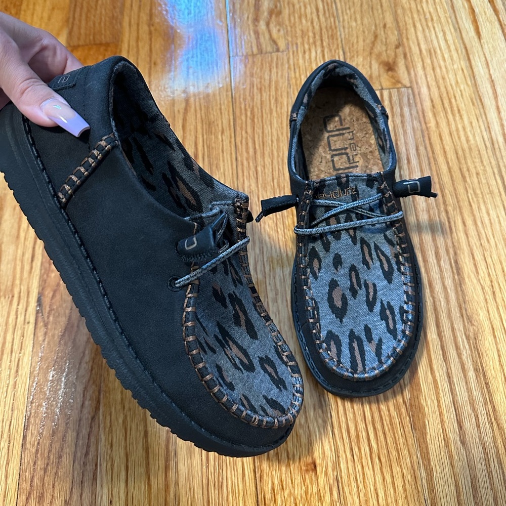 Women’s Leopard Hey Dudes